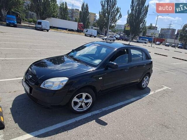 Черный Киа Рио, объемом двигателя 1.6 л и пробегом 164 тыс. км за 5400 $, фото 1 на Automoto.ua
