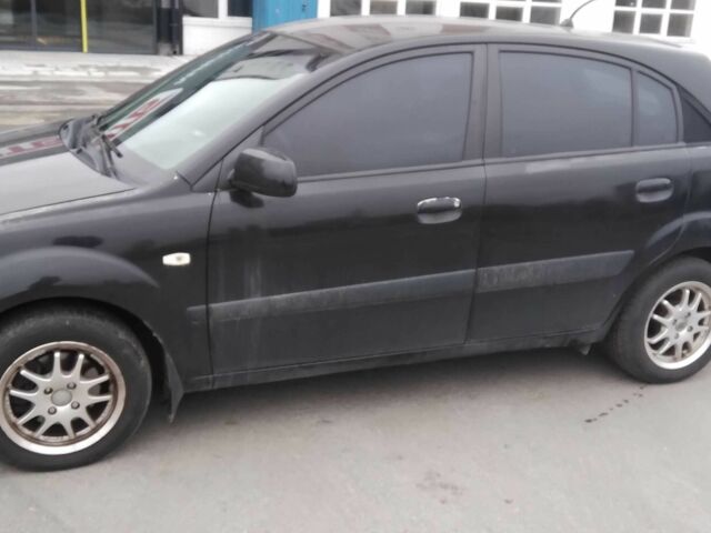 Черный Киа Рио, объемом двигателя 1.4 л и пробегом 132 тыс. км за 4000 $, фото 1 на Automoto.ua