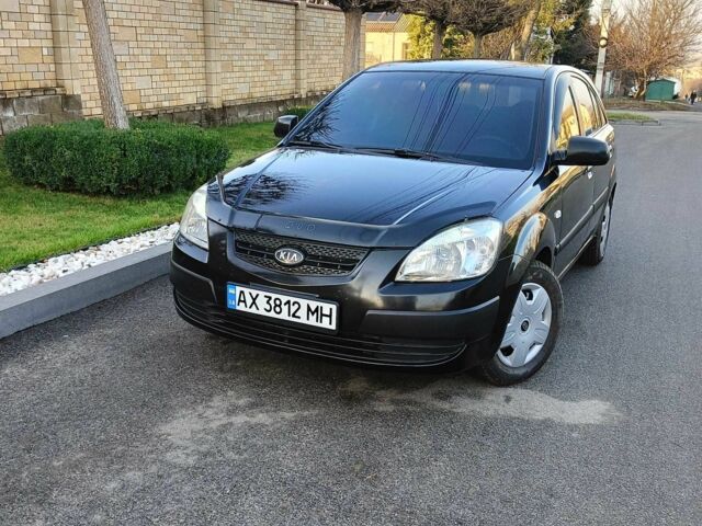 Черный Киа Рио, объемом двигателя 1.4 л и пробегом 297 тыс. км за 4500 $, фото 1 на Automoto.ua