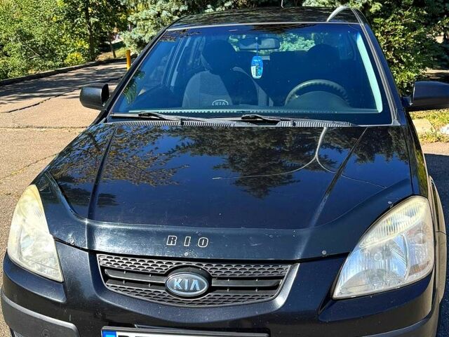 Чорний Кіа Ріо, об'ємом двигуна 1.4 л та пробігом 19000 тис. км за 4200 $, фото 1 на Automoto.ua