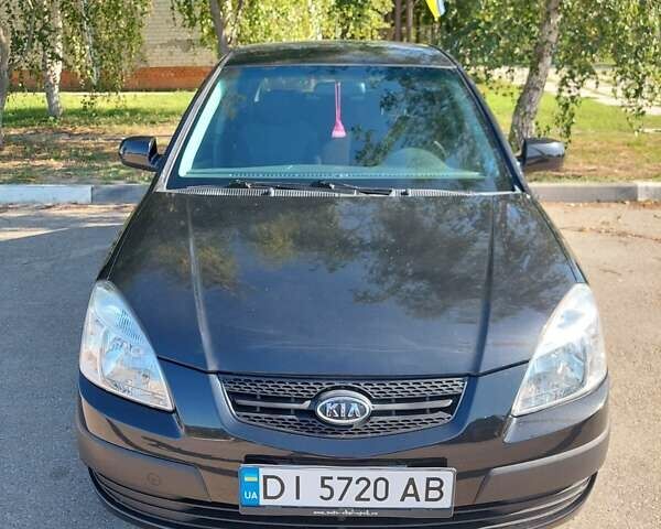 Чорний Кіа Ріо, об'ємом двигуна 1.6 л та пробігом 160 тис. км за 4200 $, фото 1 на Automoto.ua