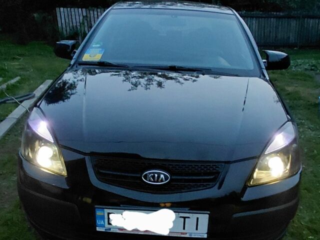 Черный Киа Рио, объемом двигателя 0 л и пробегом 292 тыс. км за 4500 $, фото 1 на Automoto.ua