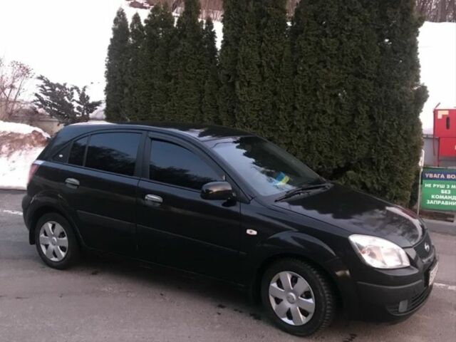 Черный Киа Рио, объемом двигателя 1.4 л и пробегом 161 тыс. км за 4902 $, фото 1 на Automoto.ua