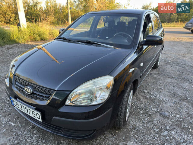 Черный Киа Рио, объемом двигателя 1.4 л и пробегом 156 тыс. км за 5300 $, фото 1 на Automoto.ua