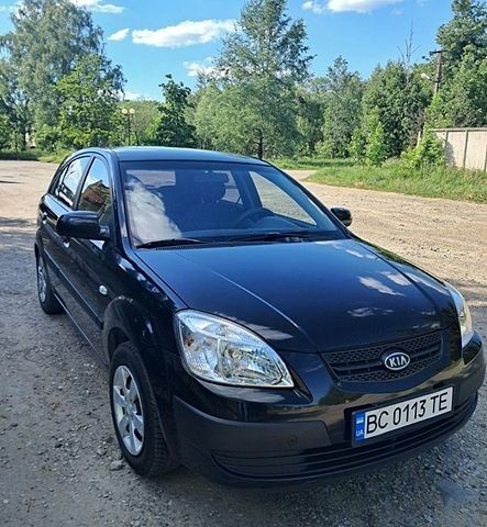 Черный Киа Рио, объемом двигателя 1.4 л и пробегом 226 тыс. км за 3700 $, фото 1 на Automoto.ua