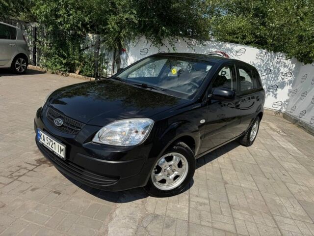 Черный Киа Рио, объемом двигателя 1.4 л и пробегом 160 тыс. км за 5993 $, фото 1 на Automoto.ua