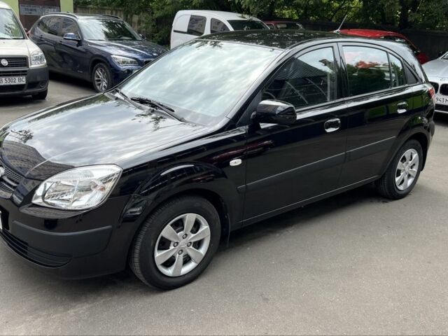 Черный Киа Рио, объемом двигателя 1.4 л и пробегом 108 тыс. км за 6500 $, фото 1 на Automoto.ua