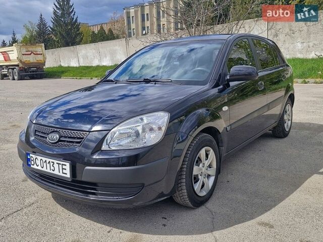 Черный Киа Рио, объемом двигателя 1.4 л и пробегом 226 тыс. км за 3400 $, фото 1 на Automoto.ua