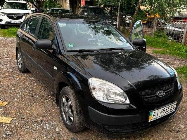 Черный Киа Рио, объемом двигателя 1.4 л и пробегом 270 тыс. км за 5100 $, фото 1 на Automoto.ua