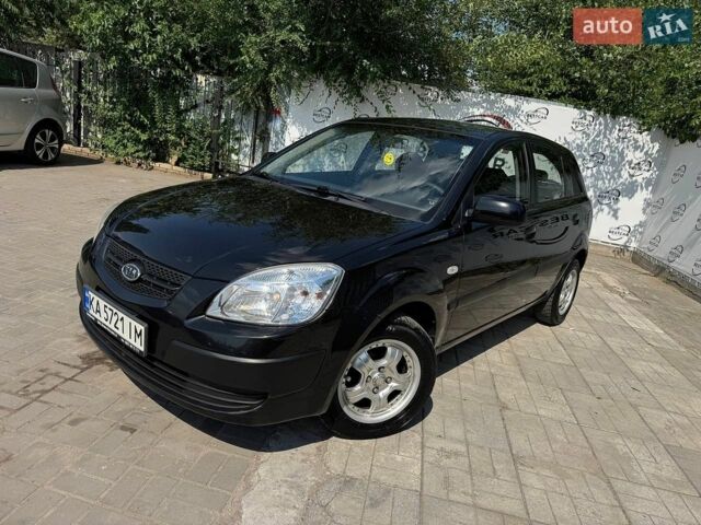 Чорний Кіа Ріо, об'ємом двигуна 1.4 л та пробігом 180 тис. км за 5999 $, фото 1 на Automoto.ua