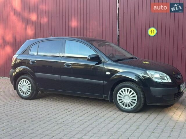 Черный Киа Рио, объемом двигателя 1.4 л и пробегом 102 тыс. км за 4299 $, фото 1 на Automoto.ua