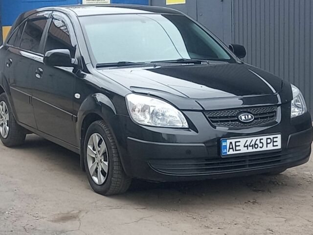 Чорний Кіа Ріо, об'ємом двигуна 1.4 л та пробігом 125 тис. км за 5900 $, фото 1 на Automoto.ua