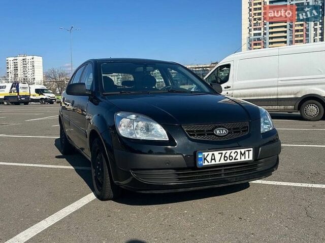 Черный Киа Рио, объемом двигателя 1.4 л и пробегом 167 тыс. км за 3500 $, фото 1 на Automoto.ua