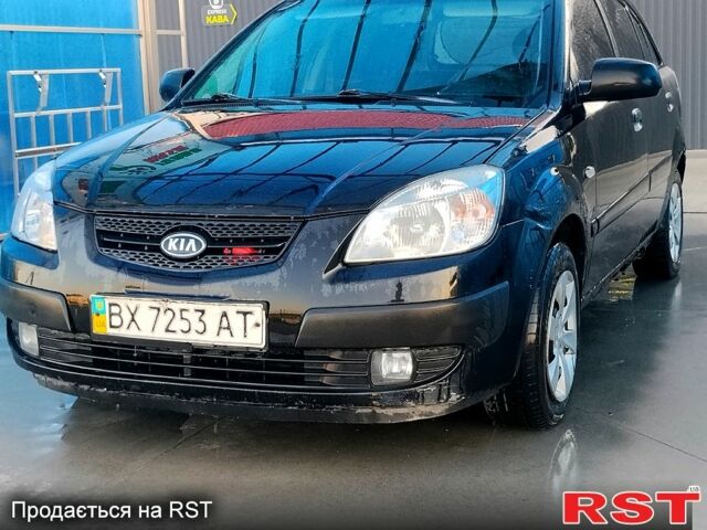 Черный Киа Рио, объемом двигателя 1.4 л и пробегом 349 тыс. км за 2599 $, фото 1 на Automoto.ua