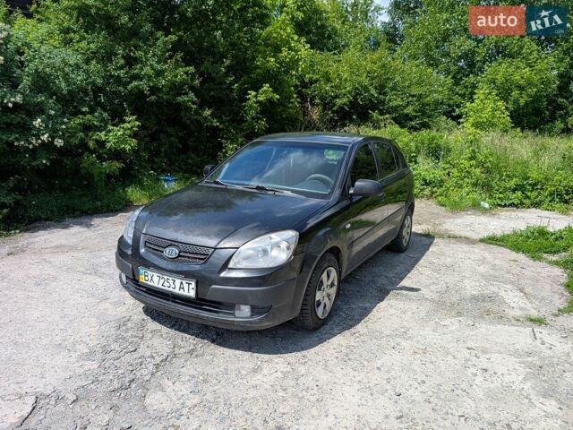 Черный Киа Рио, объемом двигателя 1.4 л и пробегом 356 тыс. км за 2400 $, фото 1 на Automoto.ua