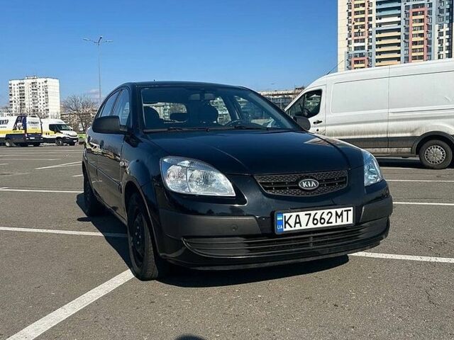 Черный Киа Рио, объемом двигателя 1.4 л и пробегом 167 тыс. км за 3300 $, фото 1 на Automoto.ua