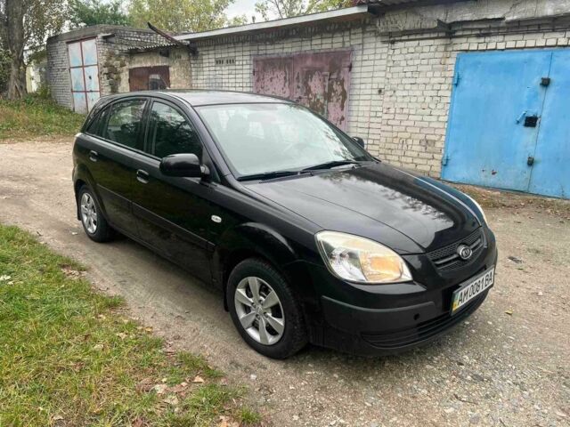 Черный Киа Рио, объемом двигателя 1.4 л и пробегом 227 тыс. км за 4800 $, фото 1 на Automoto.ua