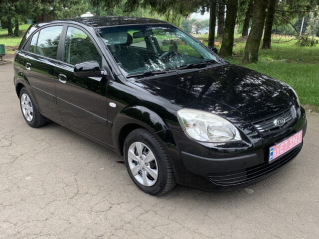 Чорний Кіа Ріо, об'ємом двигуна 1.6 л та пробігом 228 тис. км за 6900 $, фото 1 на Automoto.ua