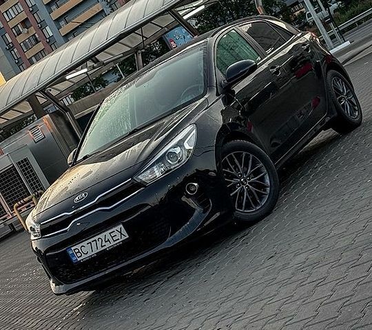 Чорний Кіа Ріо, об'ємом двигуна 1.37 л та пробігом 67 тис. км за 14750 $, фото 1 на Automoto.ua