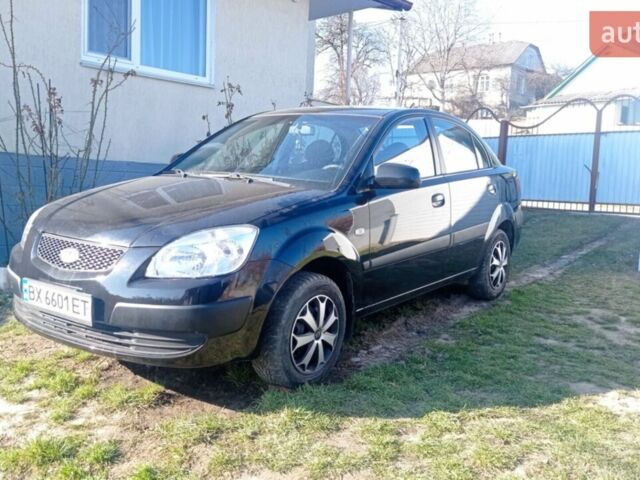 Черный Киа Рио, объемом двигателя 1.4 л и пробегом 350 тыс. км за 3100 $, фото 1 на Automoto.ua