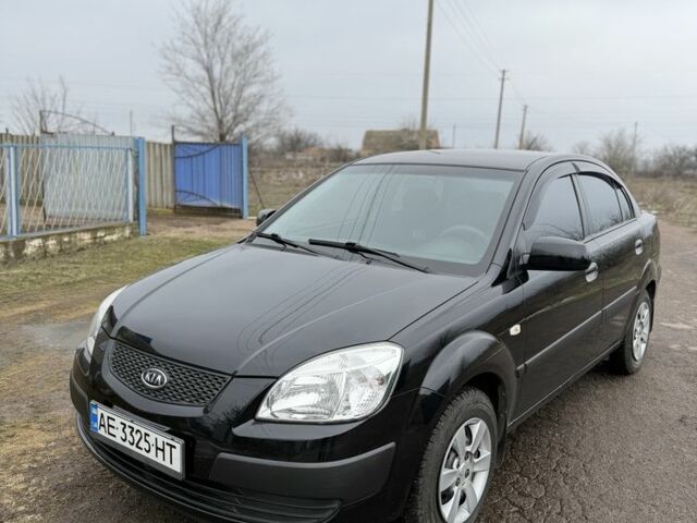 Черный Киа Рио, объемом двигателя 1.4 л и пробегом 180 тыс. км за 4500 $, фото 1 на Automoto.ua