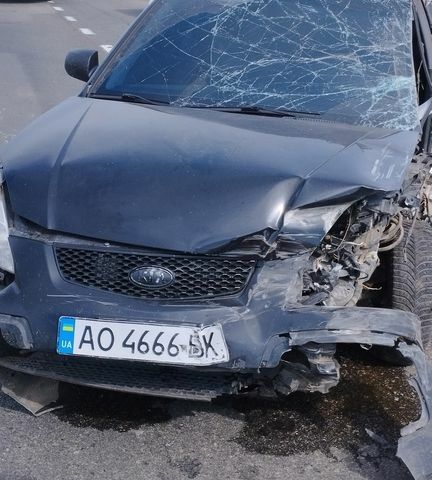 Чорний Кіа Ріо, об'ємом двигуна 1.4 л та пробігом 140 тис. км за 1200 $, фото 1 на Automoto.ua