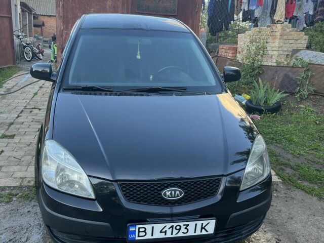 Черный Киа Рио, объемом двигателя 1.4 л и пробегом 249 тыс. км за 3500 $, фото 1 на Automoto.ua