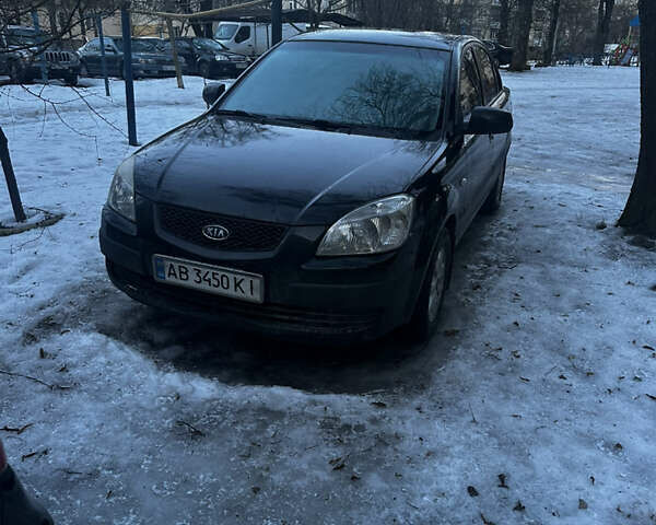 Черный Киа Рио, объемом двигателя 1.49 л и пробегом 146 тыс. км за 4000 $, фото 1 на Automoto.ua