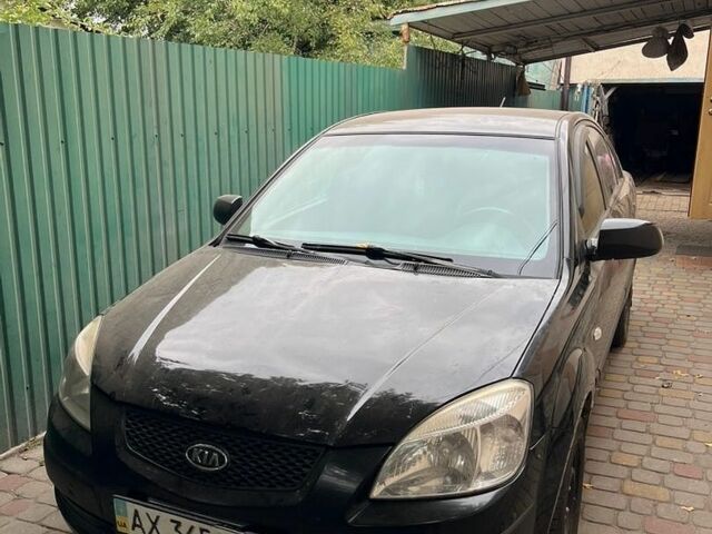 Черный Киа Рио, объемом двигателя 1.5 л и пробегом 303 тыс. км за 3000 $, фото 1 на Automoto.ua