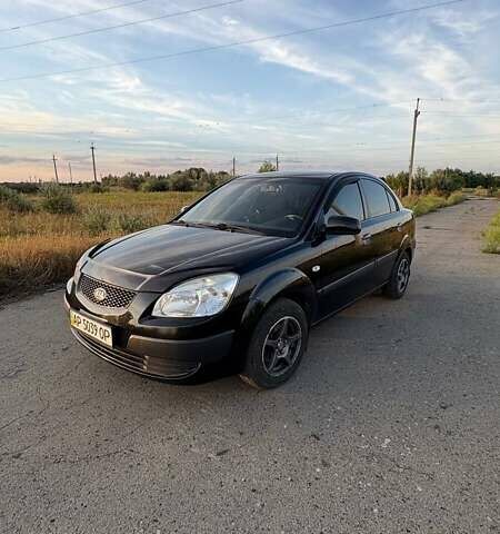 Черный Киа Рио, объемом двигателя 1.4 л и пробегом 168 тыс. км за 5600 $, фото 1 на Automoto.ua