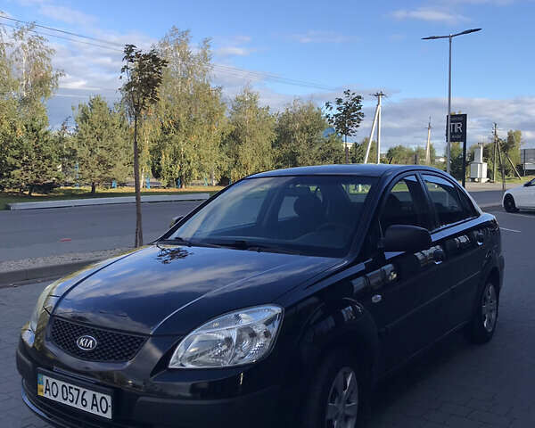 Черный Киа Рио, объемом двигателя 1.4 л и пробегом 291 тыс. км за 5500 $, фото 1 на Automoto.ua