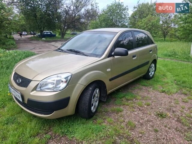Коричневый Киа Рио, объемом двигателя 1.4 л и пробегом 217 тыс. км за 3950 $, фото 1 на Automoto.ua
