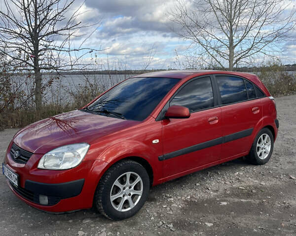 Червоний Кіа Ріо, об'ємом двигуна 1.6 л та пробігом 222 тис. км за 4800 $, фото 1 на Automoto.ua