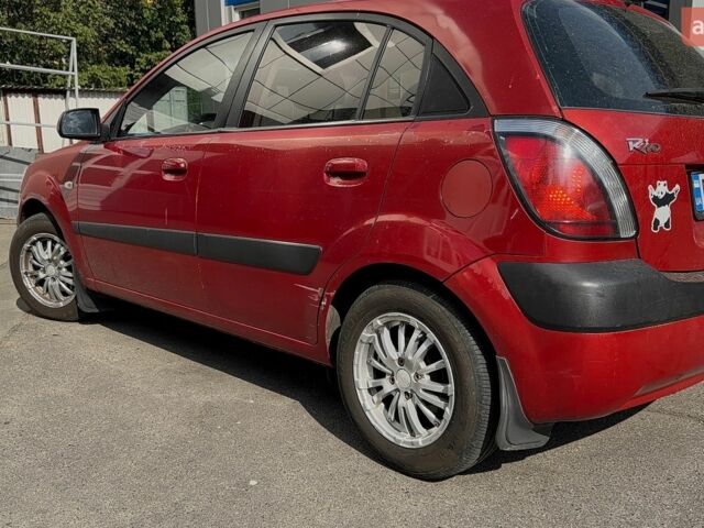 Красный Киа Рио, объемом двигателя 1.4 л и пробегом 173 тыс. км за 2500 $, фото 1 на Automoto.ua