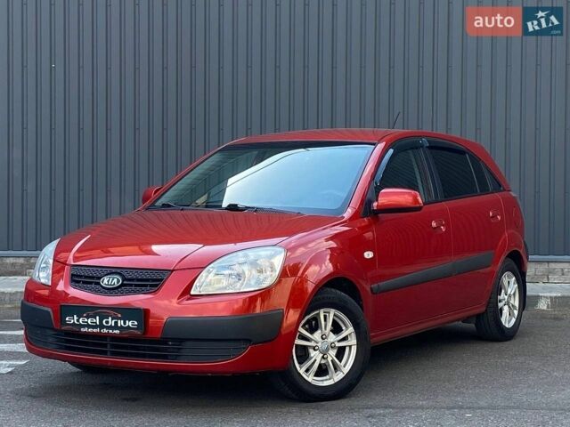 Красный Киа Рио, объемом двигателя 1.6 л и пробегом 233 тыс. км за 5699 $, фото 1 на Automoto.ua