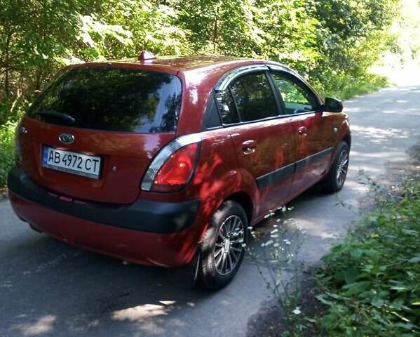 Красный Киа Рио, объемом двигателя 0 л и пробегом 227 тыс. км за 5600 $, фото 1 на Automoto.ua