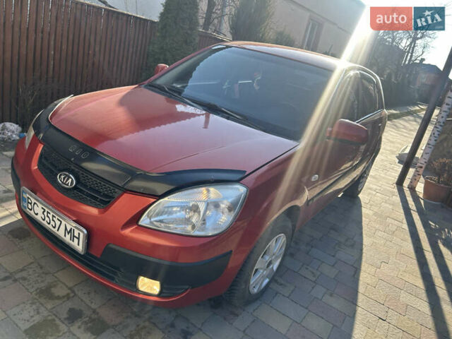 Красный Киа Рио, объемом двигателя 1.4 л и пробегом 230 тыс. км за 4300 $, фото 1 на Automoto.ua