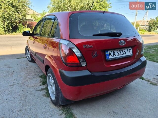 Красный Киа Рио, объемом двигателя 1.4 л и пробегом 241 тыс. км за 4500 $, фото 1 на Automoto.ua