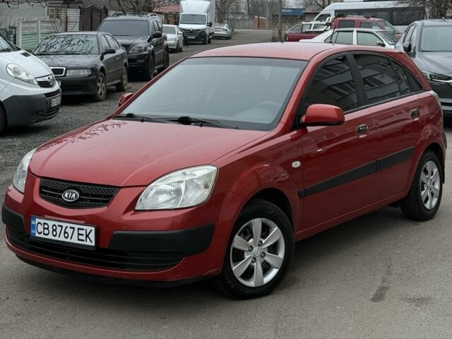 Красный Киа Рио, объемом двигателя 1.4 л и пробегом 288 тыс. км за 4700 $, фото 1 на Automoto.ua