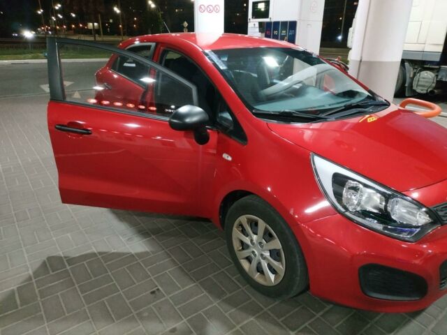 Красный Киа Рио, объемом двигателя 1.2 л и пробегом 165 тыс. км за 8400 $, фото 1 на Automoto.ua