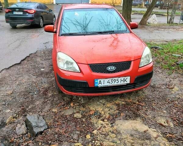 Красный Киа Рио, объемом двигателя 1.34 л и пробегом 243 тыс. км за 4500 $, фото 1 на Automoto.ua