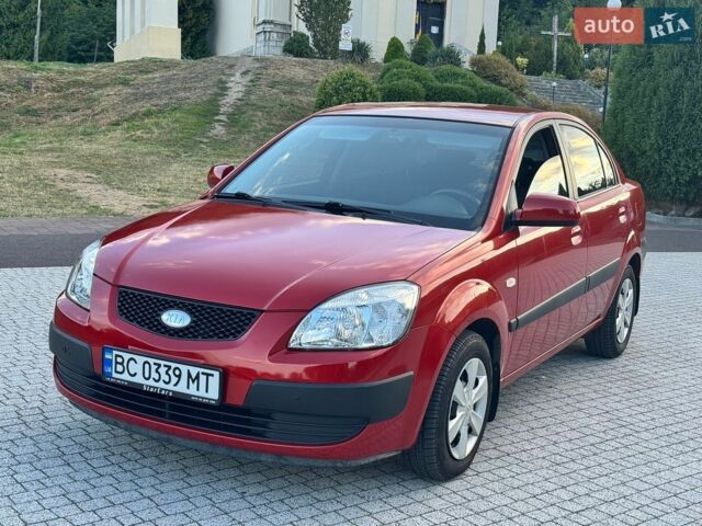 Червоний Кіа Ріо, об'ємом двигуна 1.4 л та пробігом 69 тис. км за 6400 $, фото 1 на Automoto.ua