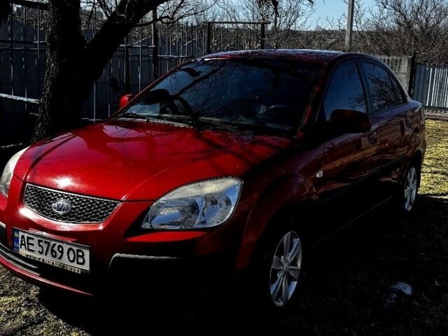 Червоний Кіа Ріо, об'ємом двигуна 1.4 л та пробігом 136 тис. км за 4200 $, фото 1 на Automoto.ua
