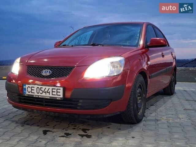 Красный Киа Рио, объемом двигателя 1.4 л и пробегом 185 тыс. км за 5000 $, фото 1 на Automoto.ua