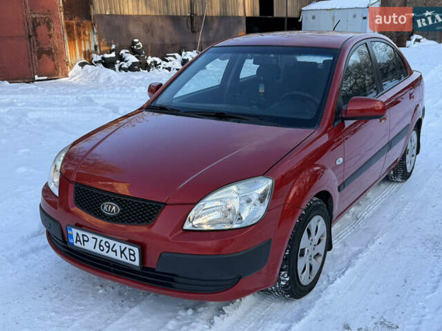 Червоний Кіа Ріо, об'ємом двигуна 1.4 л та пробігом 154 тис. км за 4200 $, фото 1 на Automoto.ua