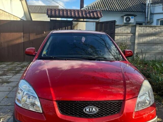Червоний Кіа Ріо, об'ємом двигуна 1.4 л та пробігом 215 тис. км за 4100 $, фото 1 на Automoto.ua