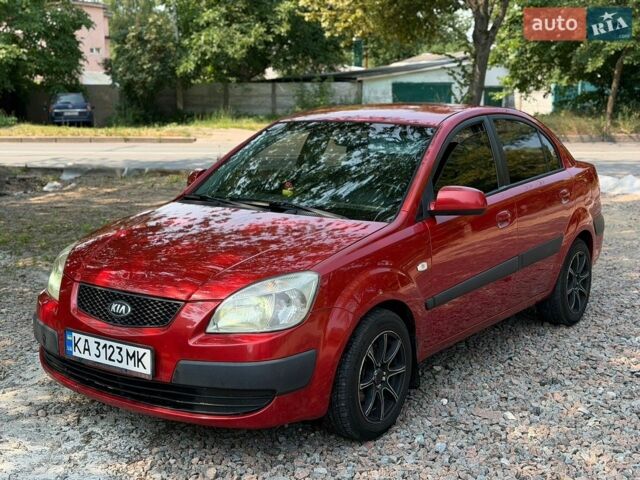 Червоний Кіа Ріо, об'ємом двигуна 1.4 л та пробігом 240 тис. км за 3600 $, фото 1 на Automoto.ua