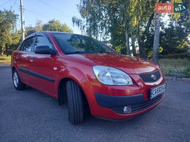 Червоний Кіа Ріо, об'ємом двигуна 1.4 л та пробігом 152 тис. км за 6000 $, фото 1 на Automoto.ua