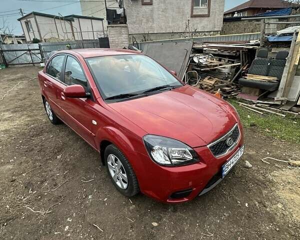 Красный Киа Рио, объемом двигателя 1.4 л и пробегом 62 тыс. км за 5600 $, фото 1 на Automoto.ua