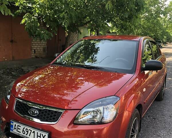 Червоний Кіа Ріо, об'ємом двигуна 1.4 л та пробігом 17 тис. км за 8000 $, фото 1 на Automoto.ua